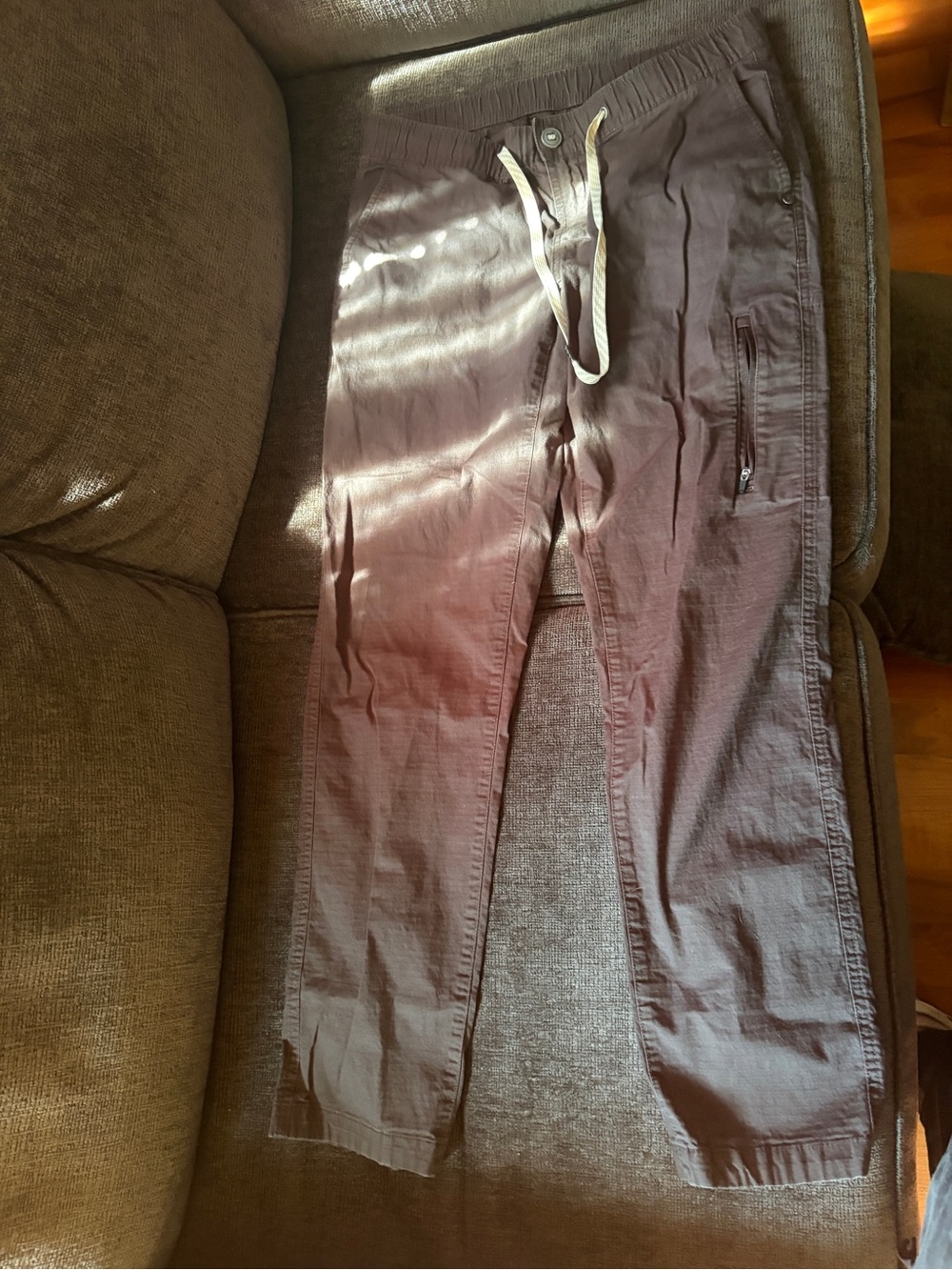 Vuori Women's Charcoal Drawstring Joggers